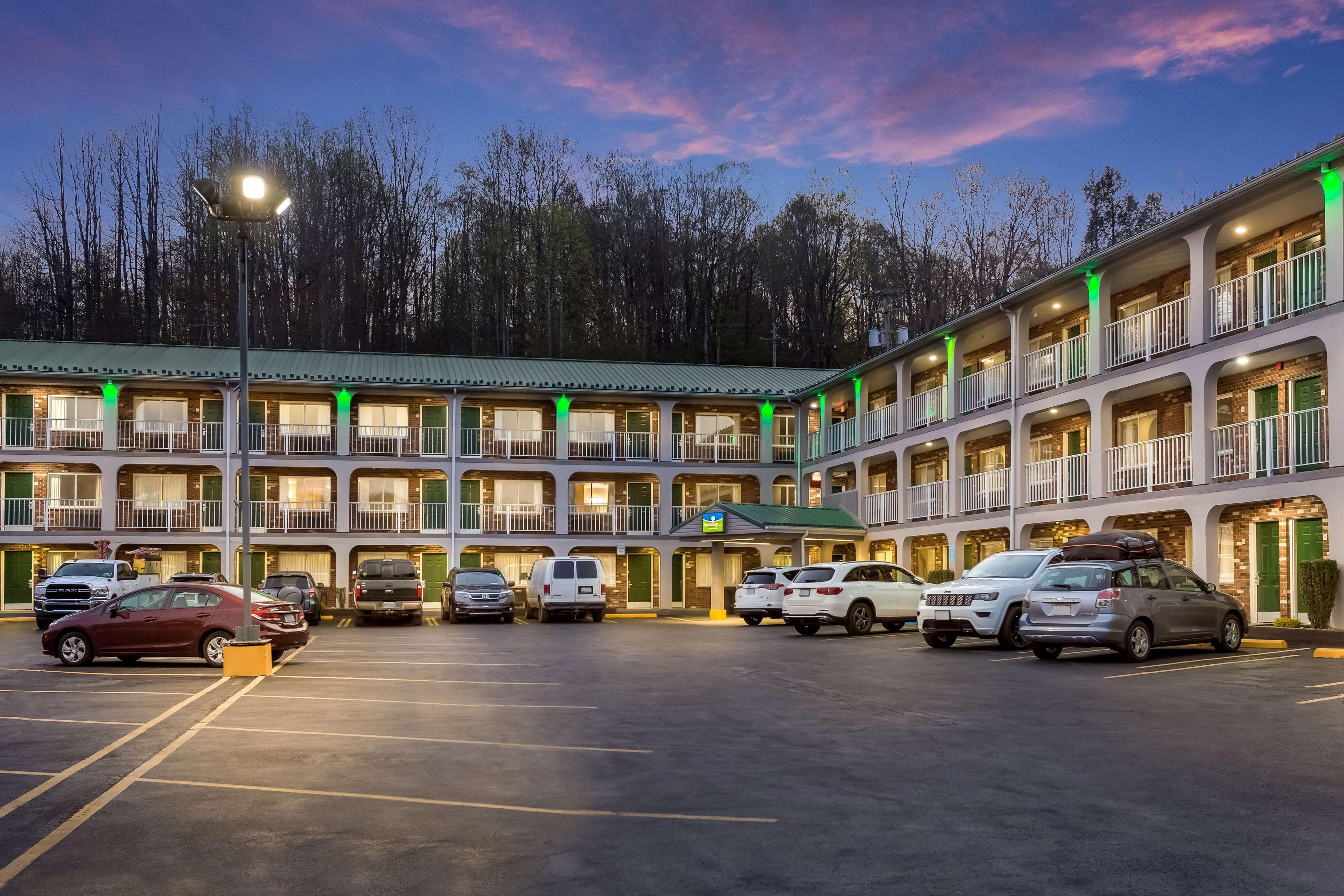 Surestay Hotel By Best Western Summersville Esterno foto