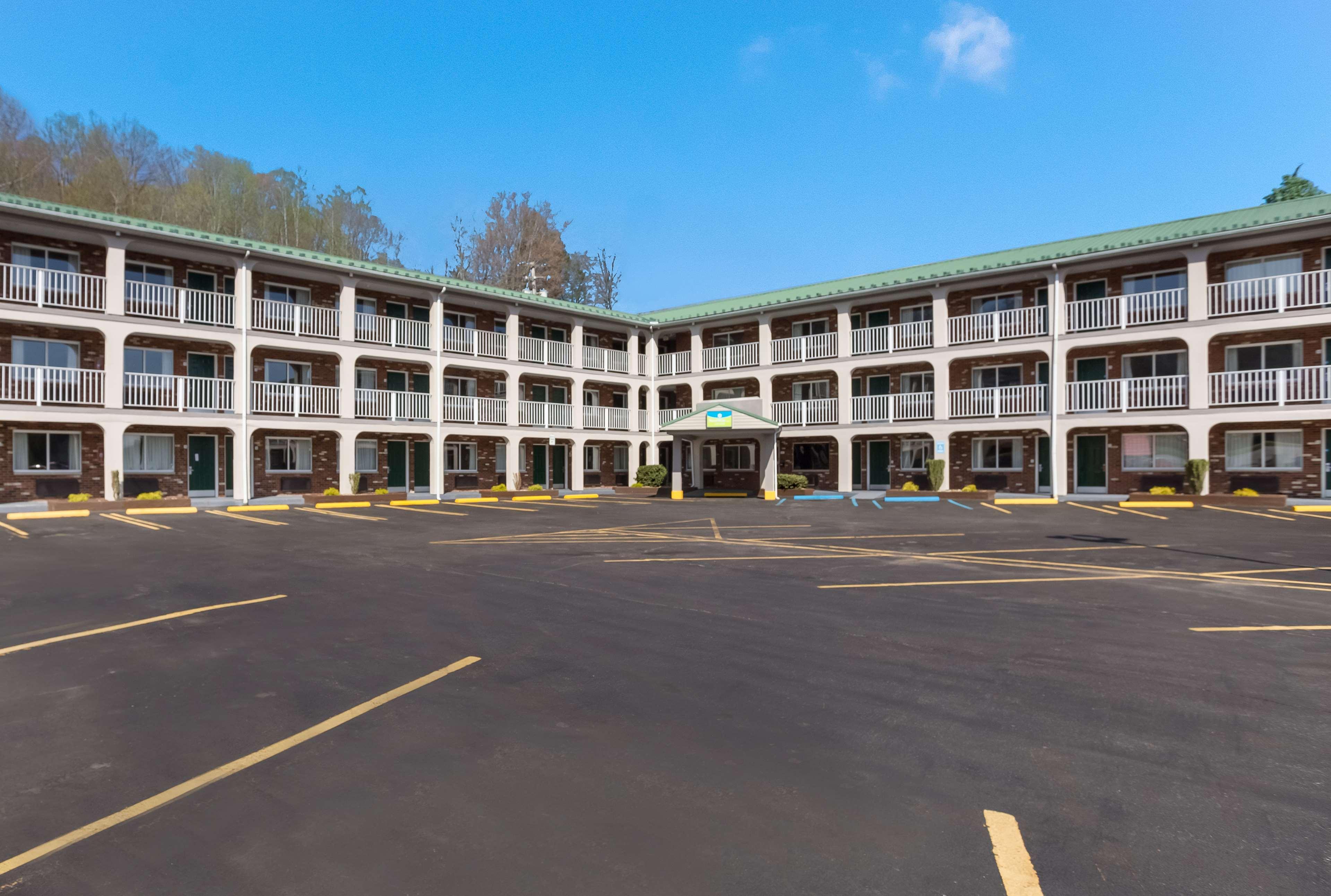 Surestay Hotel By Best Western Summersville Esterno foto