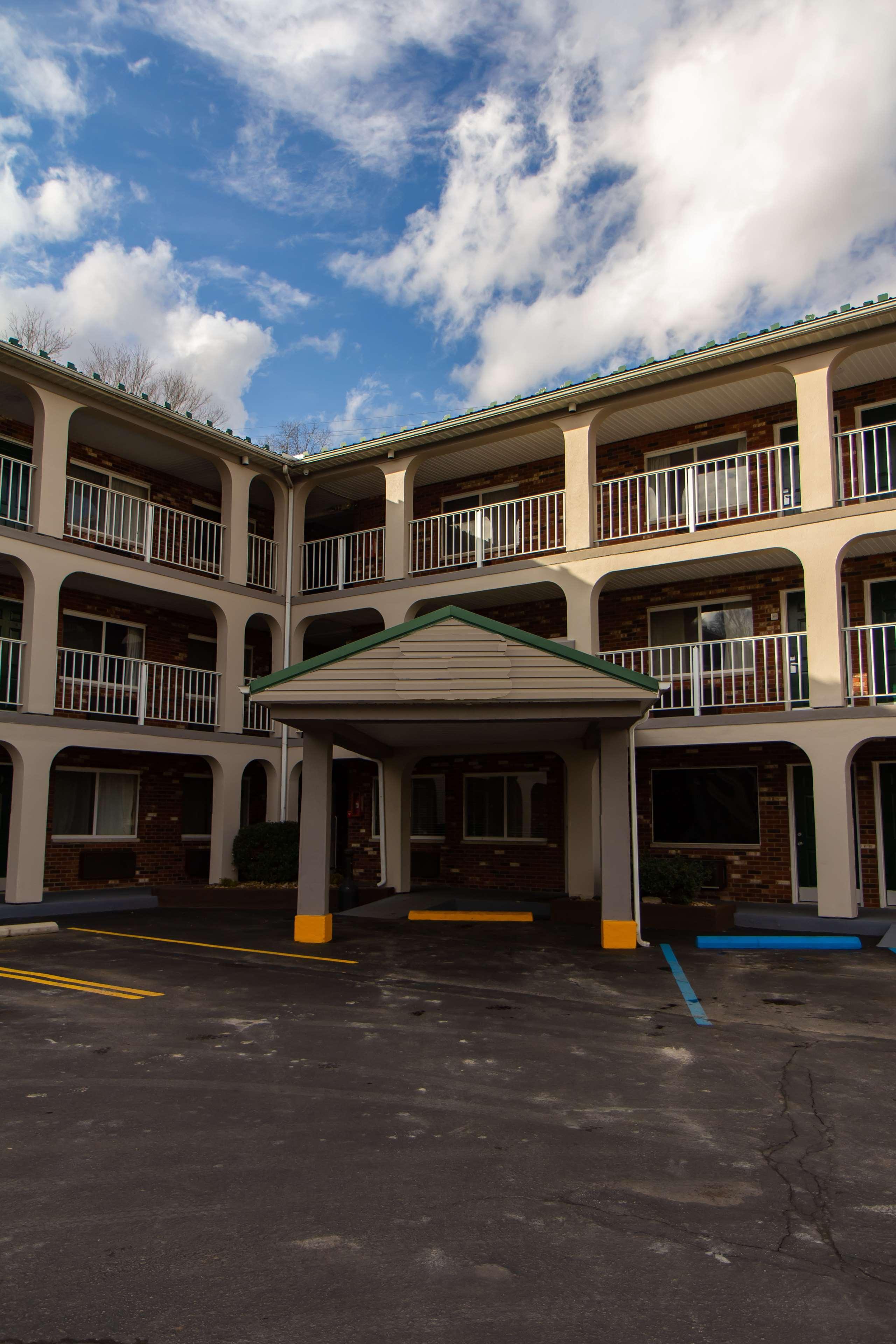 Surestay Hotel By Best Western Summersville Esterno foto