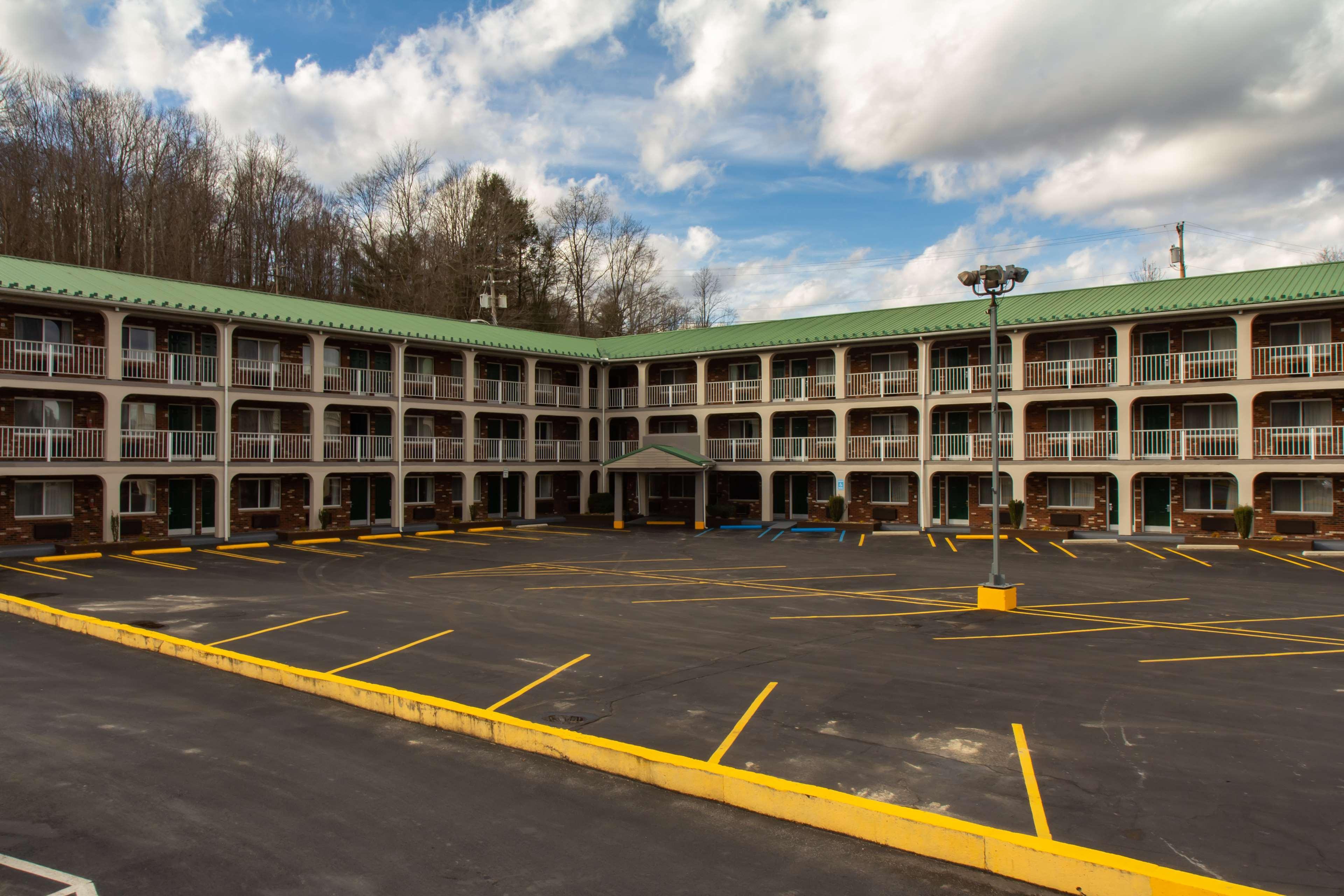 Surestay Hotel By Best Western Summersville Esterno foto